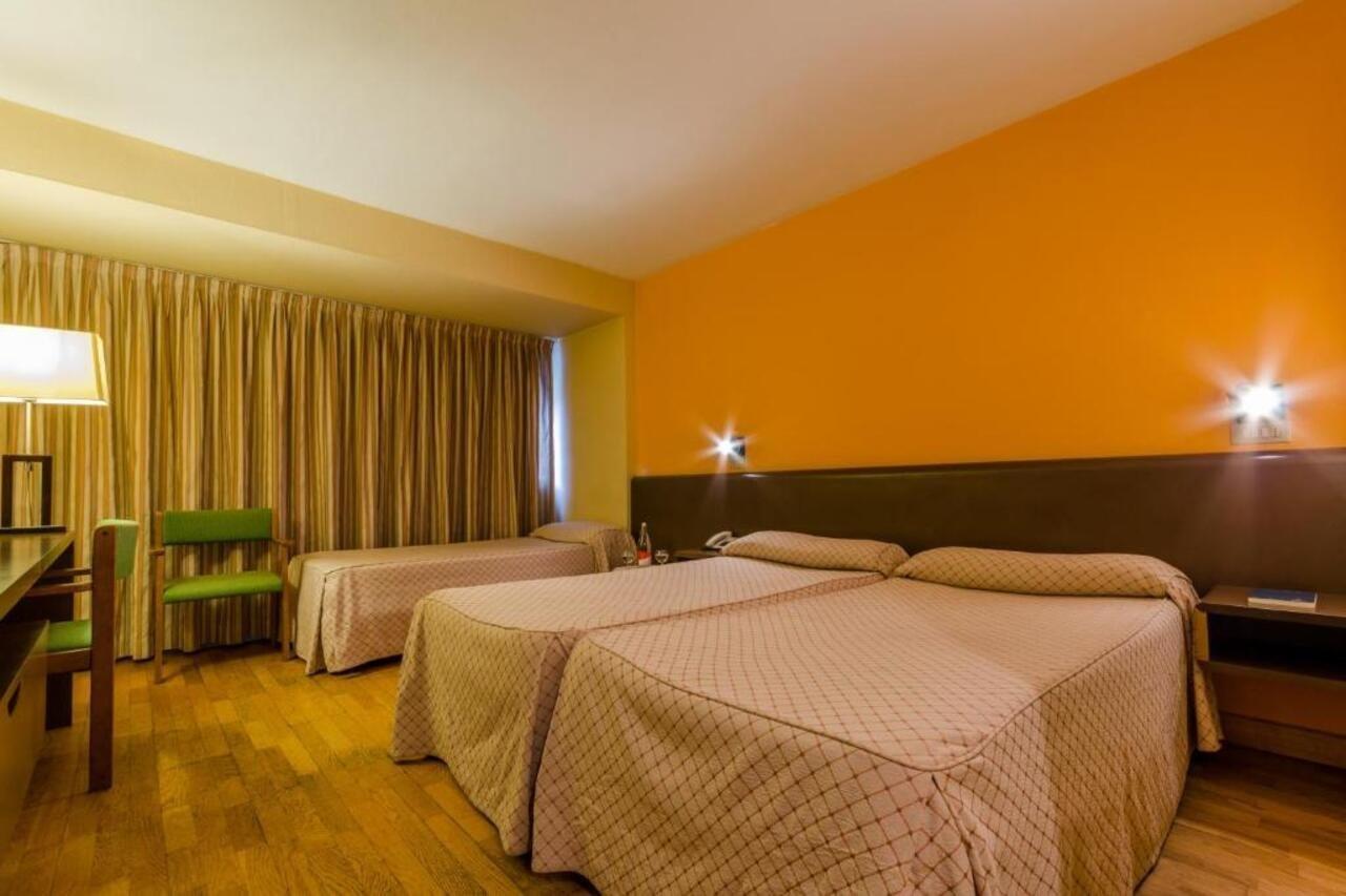 Hotel Sant Eloi Sant Julià de Lòria Dış mekan fotoğraf