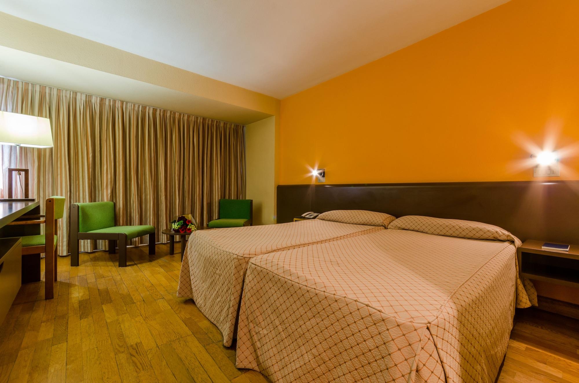 Hotel Sant Eloi Sant Julià de Lòria Dış mekan fotoğraf