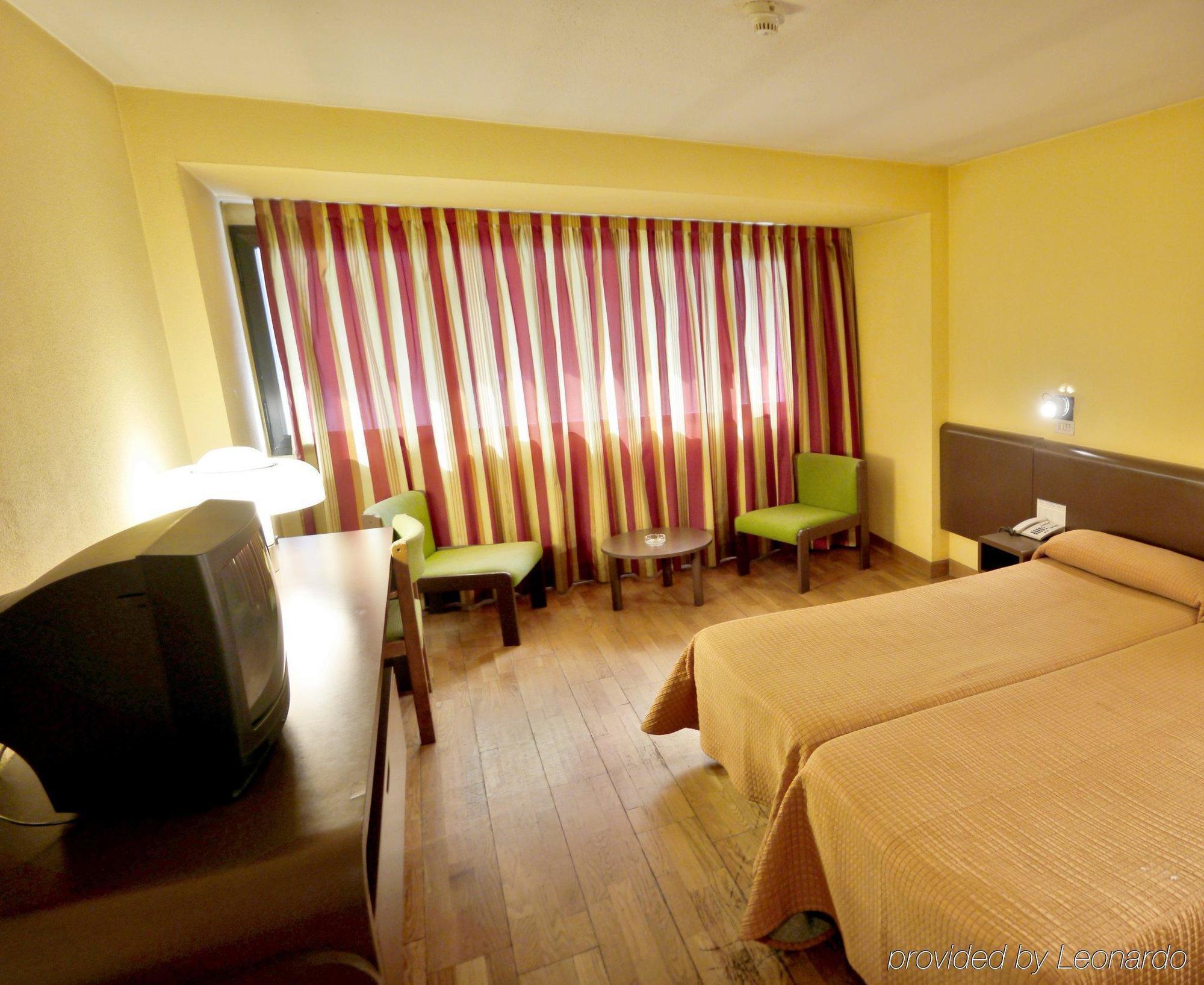 Hotel Sant Eloi Sant Julià de Lòria Oda fotoğraf