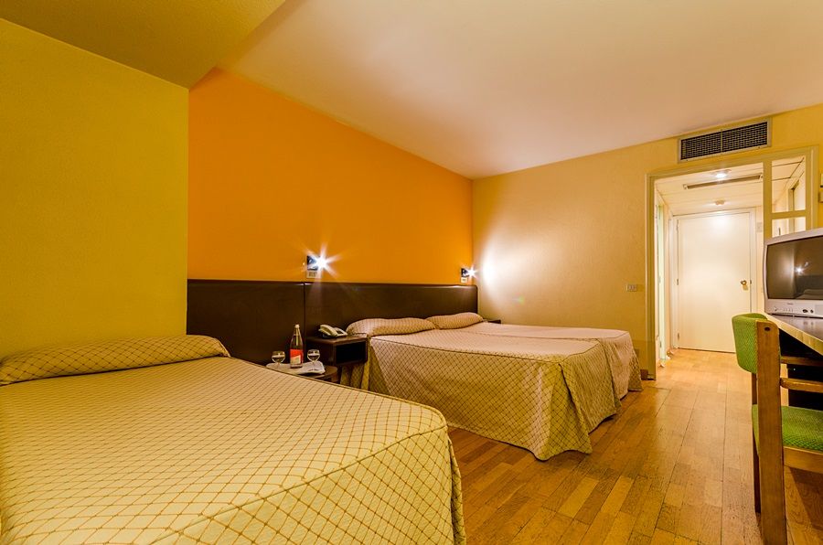 Hotel Sant Eloi Sant Julià de Lòria Dış mekan fotoğraf