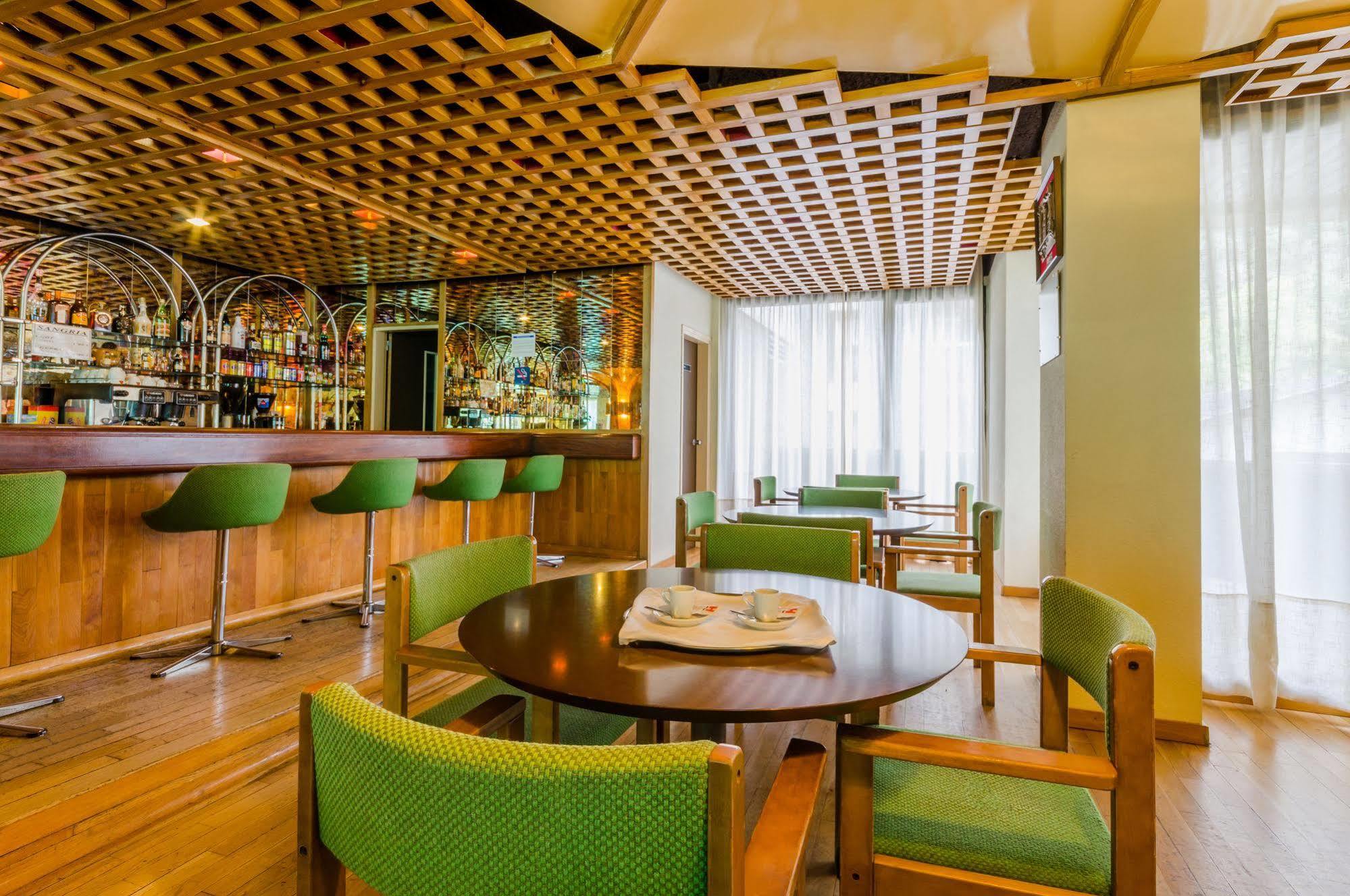 Hotel Sant Eloi Sant Julià de Lòria Dış mekan fotoğraf