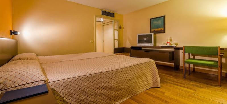 Hotel Sant Eloi Sant Julià de Lòria Dış mekan fotoğraf